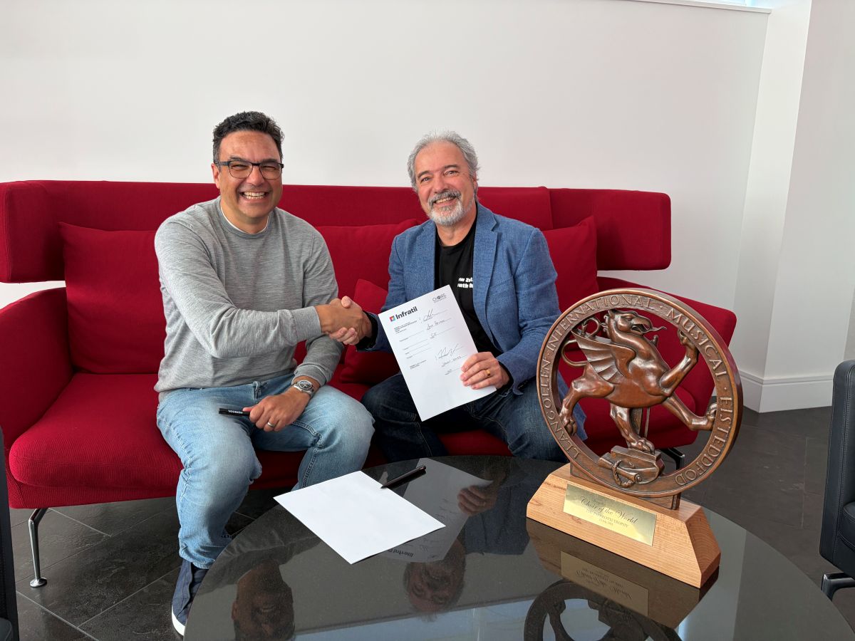 Infratil Ceo Jason Boyes with CANZ CE Arne Herrmann